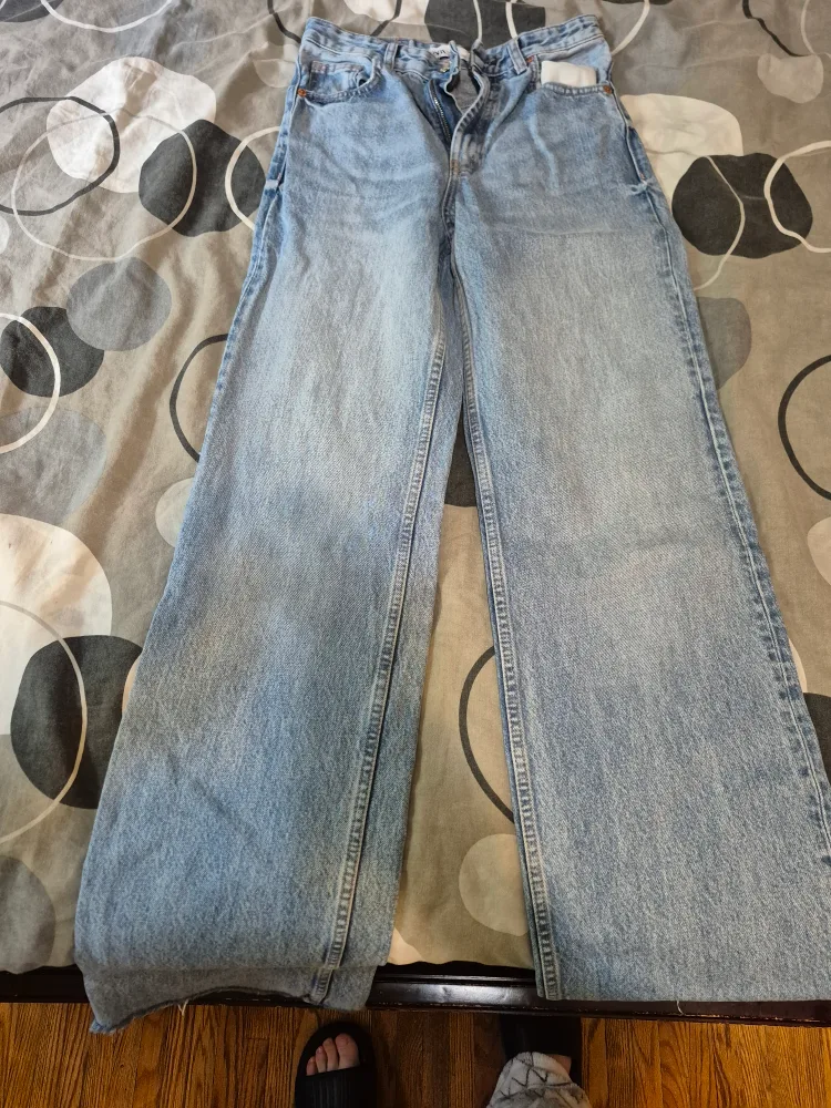 Zara Wide Leg Jeans - Size 2 thumbnail