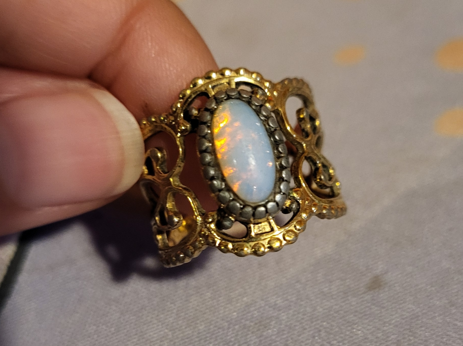 Vintage Gold Tone Opal Ring - photo 3