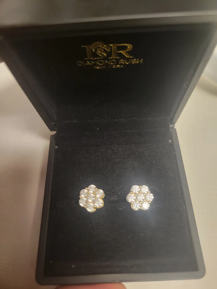 10k diamond earrings thumbnail