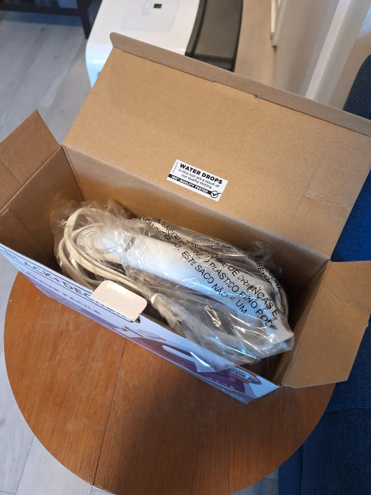 Black+Decker Easy Steam Iron - brand new in original packaging image indicator(2)