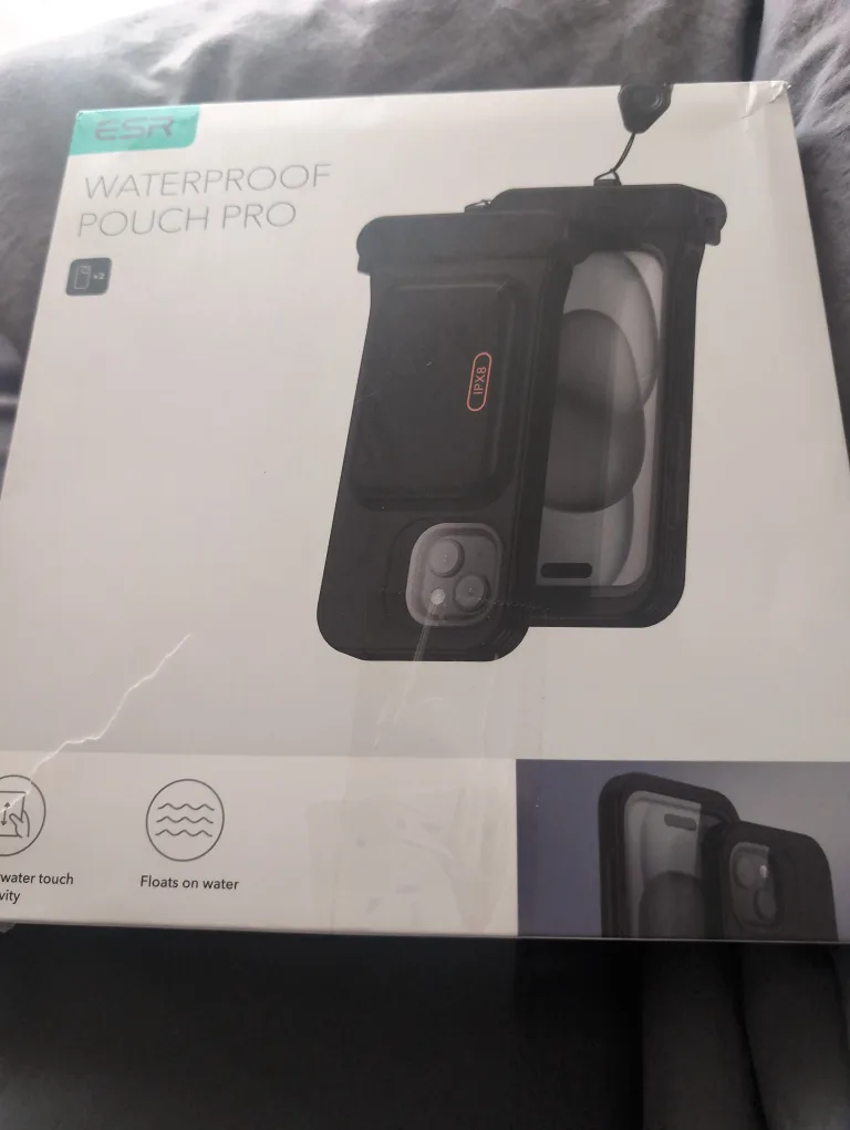 New ESR Waterproof Phone Pouch for iPhone 13/14/15 image indicator(2)