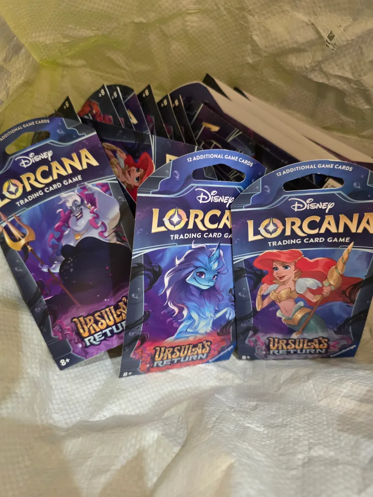 Disney Lorcana - Ursula's Return - Sleeved Booster Pack thumbnail
