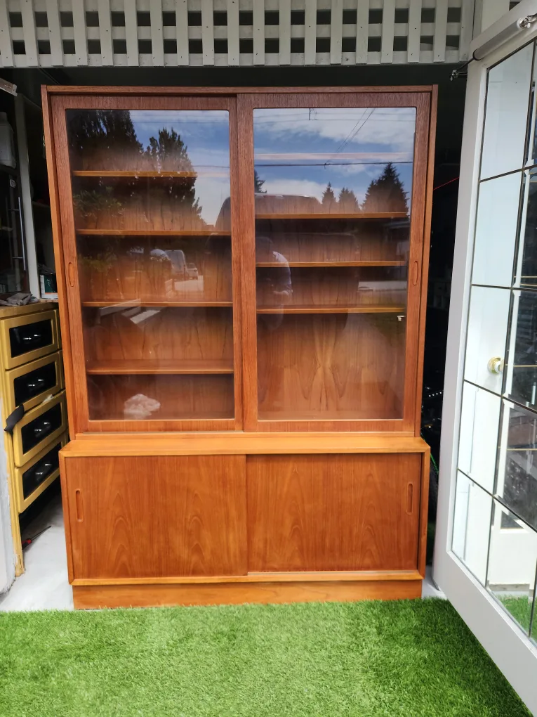 Wooden Display Cabinet with Sliding Doors image indicator(2)
