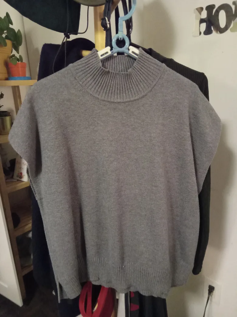 Max Studio London Grey Sleeveless Turtleneck - L thumbnail