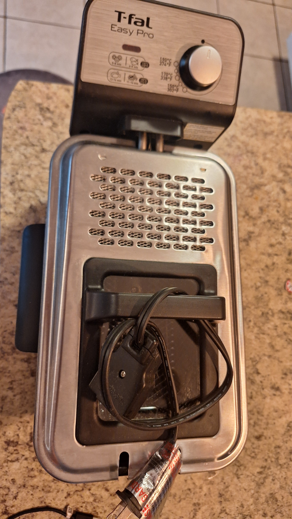 T-fal Easy Pro Deep Fryer - Like New! - photo 2