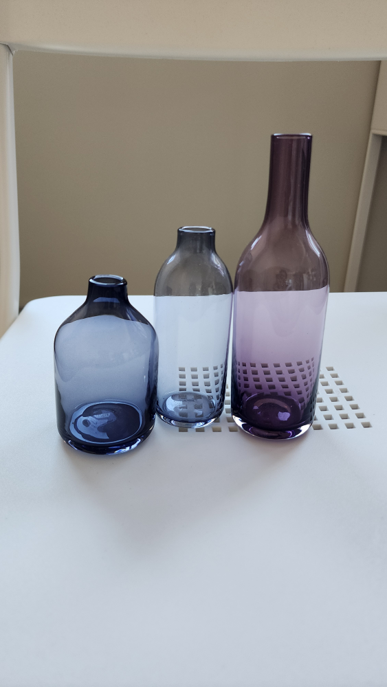 URGENT *Moving Sale* Set of 3 Decorative Glass Vases - photo 2