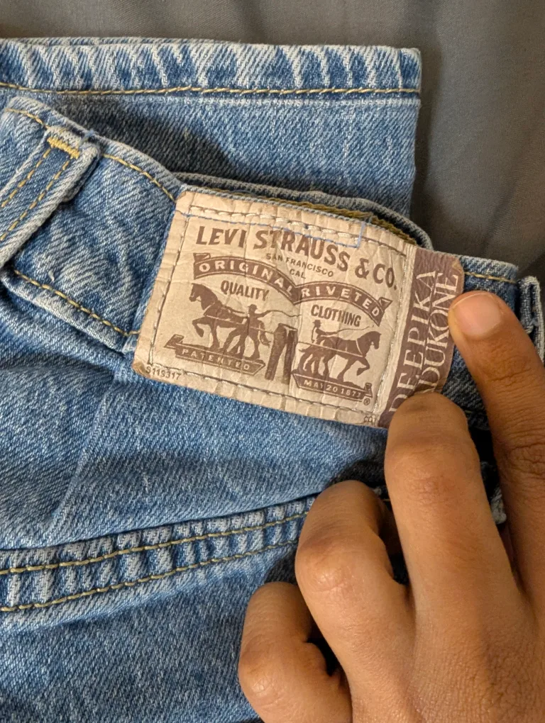 Levi's Jeans - Size 27 thumbnail
