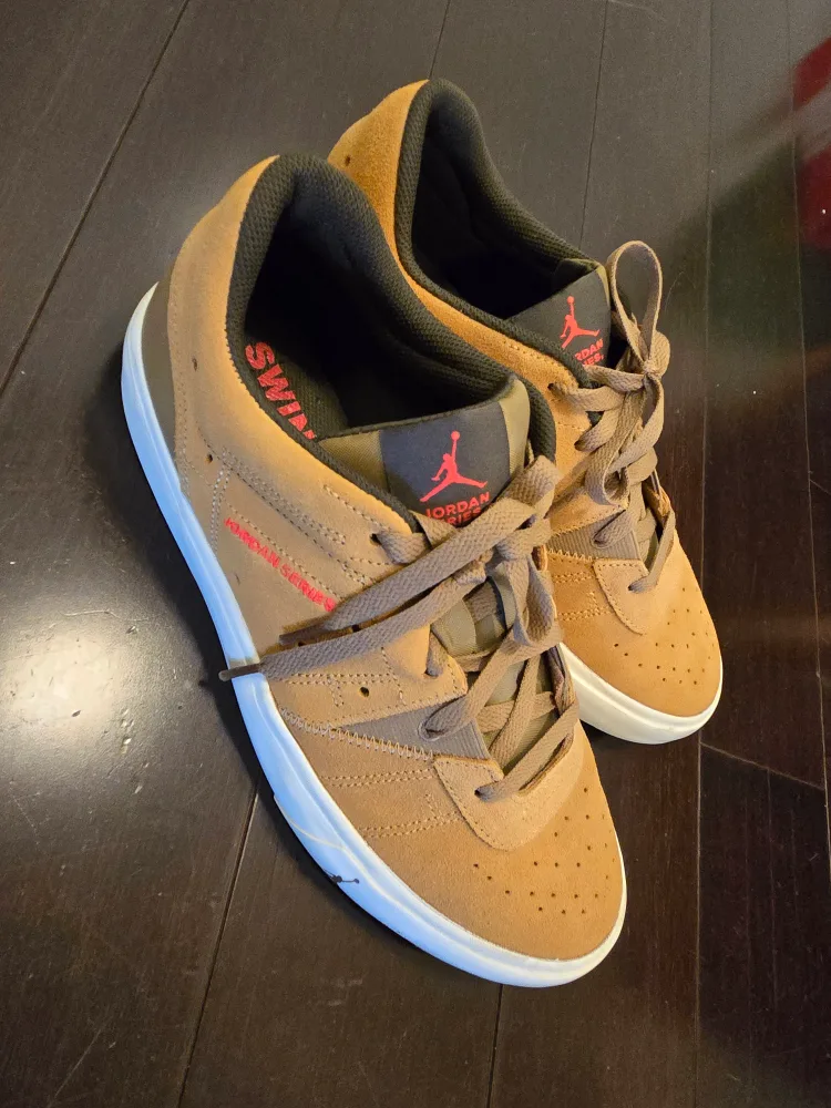 Nike Jordan Series ES Swing for the Fence - Size 10 men's shoes thumbnail