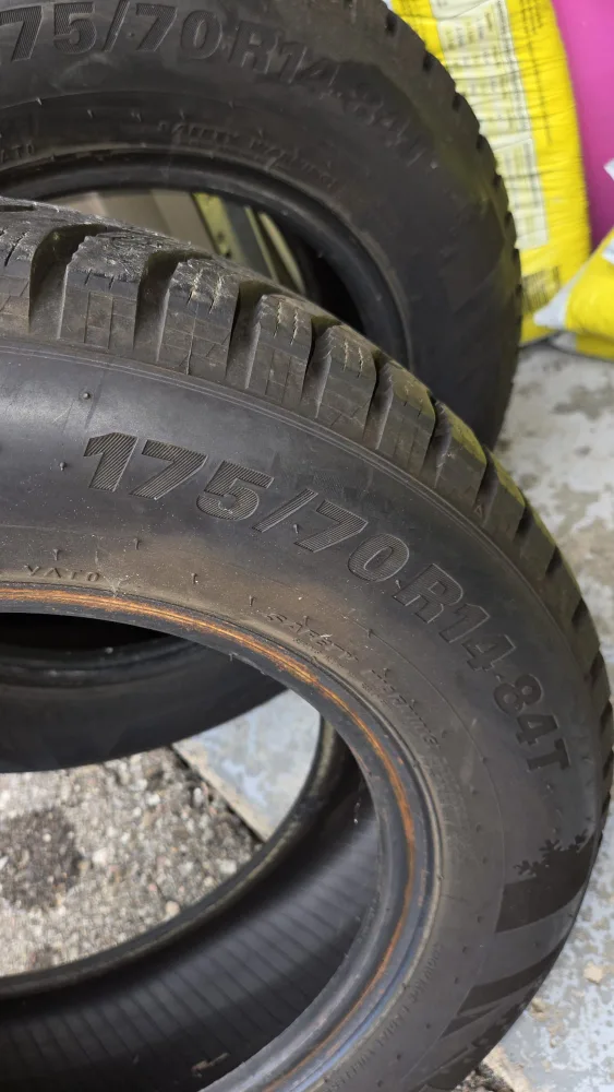 WinterCraft Ice WI31 175/70R14 Tires thumbnail