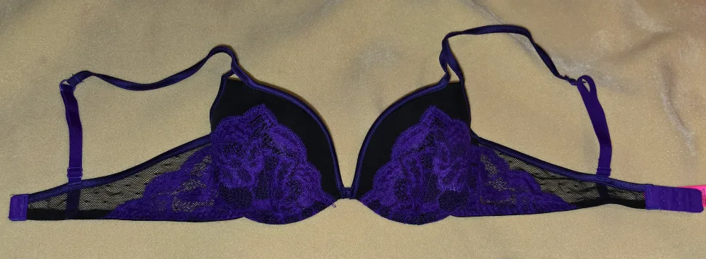 La Senza The Show Off Bra - Size 32C thumbnail