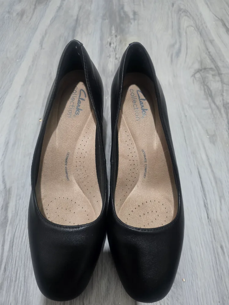Clarks Olivette Pearl Black Leather Heel US 7M thumbnail