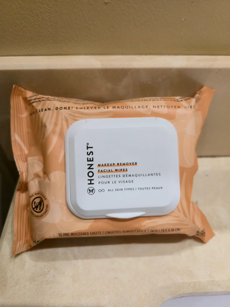 Honest Makeup Remover Facial Wipes thumbnail