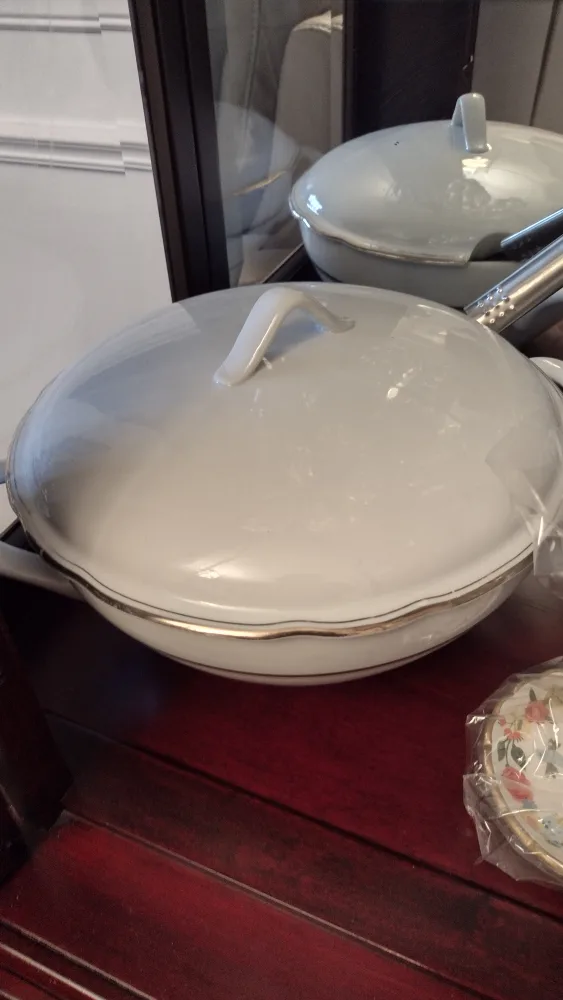 Vintage Covered Serving Dish for pasta or soup thumbnail