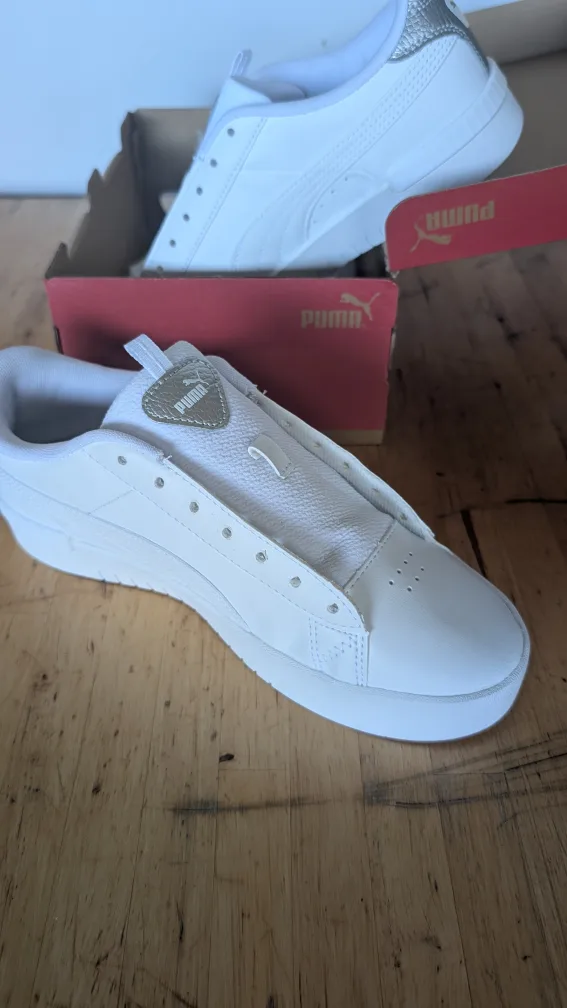 Boxed Brand New Never Worn size 8.5 Puma Tennis Runners image indicator(6)