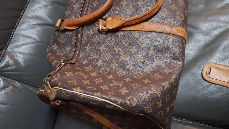 Louis Vuitton Monogram Canvas Keepall image indicator(2)