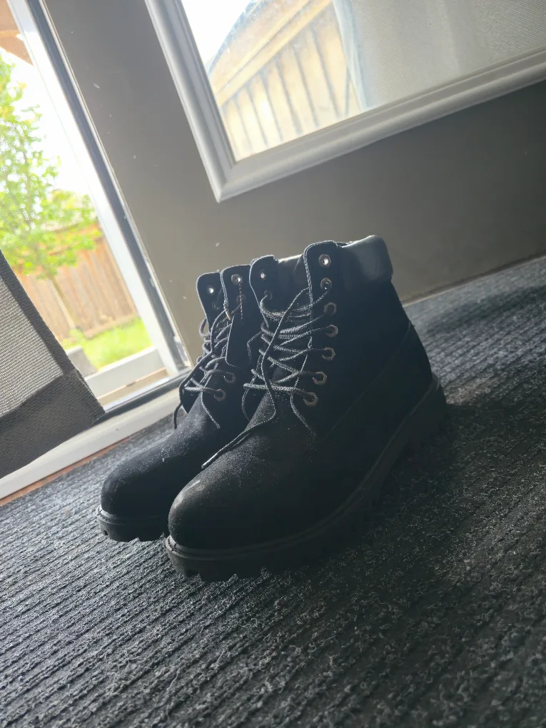 Timberland Black Nubuck Boots thumbnail