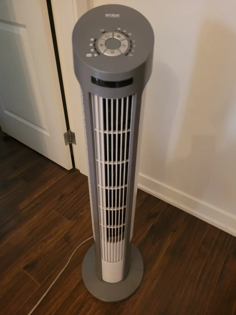 Seville Classics Tower Fan 40"in height with remote control image indicator(3)