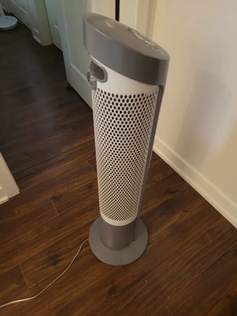 Seville Classics Tower Fan 40"in height with remote control image indicator(4)