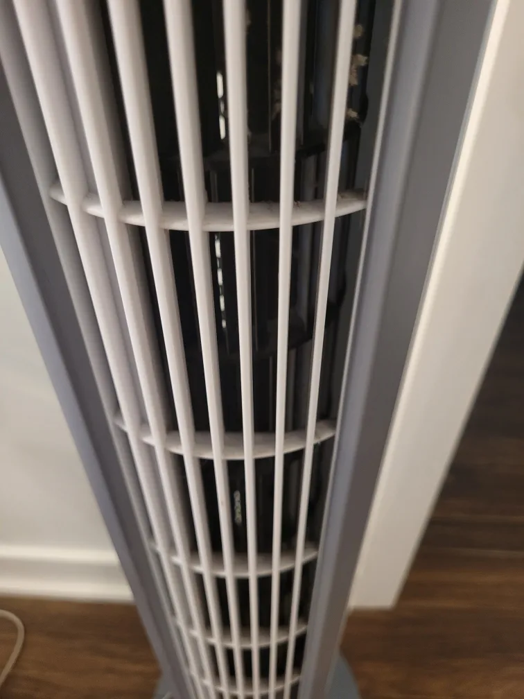 Seville Classics Tower Fan 40"in height with remote control image indicator(7)