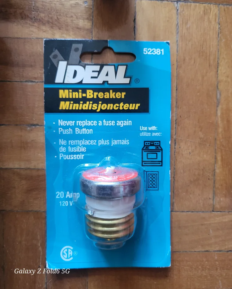 BNIB Sylvania Compact Fluorescent Light Bulbs + Mini breaker etc image indicator(6)