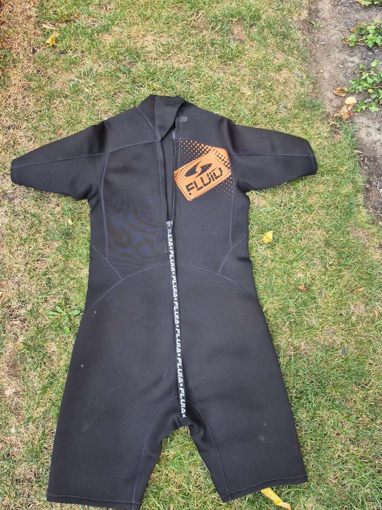 Fluid Wetsuit - Short Sleeve - Great Condition image indicator(2)