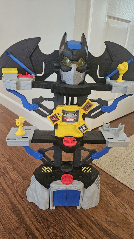 Batman Bat-Tech Batcave Playset