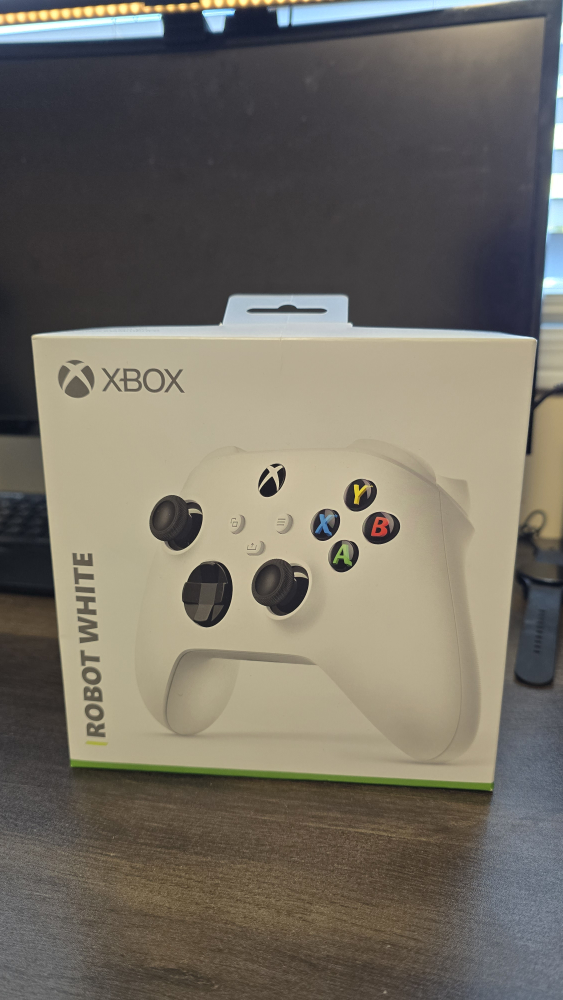 New Xbox Wireless Controller - Robot White - photo 2