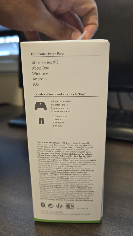 New Xbox Wireless Controller - Robot White - photo 3