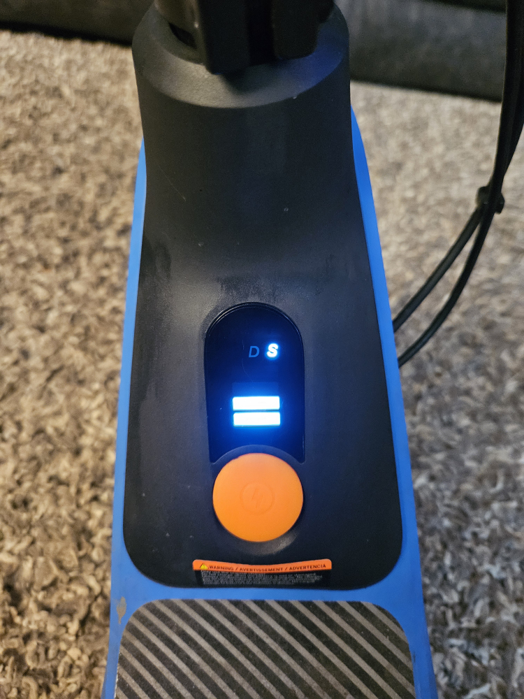 Ninebot ES1L Electric Scooter - photo 3