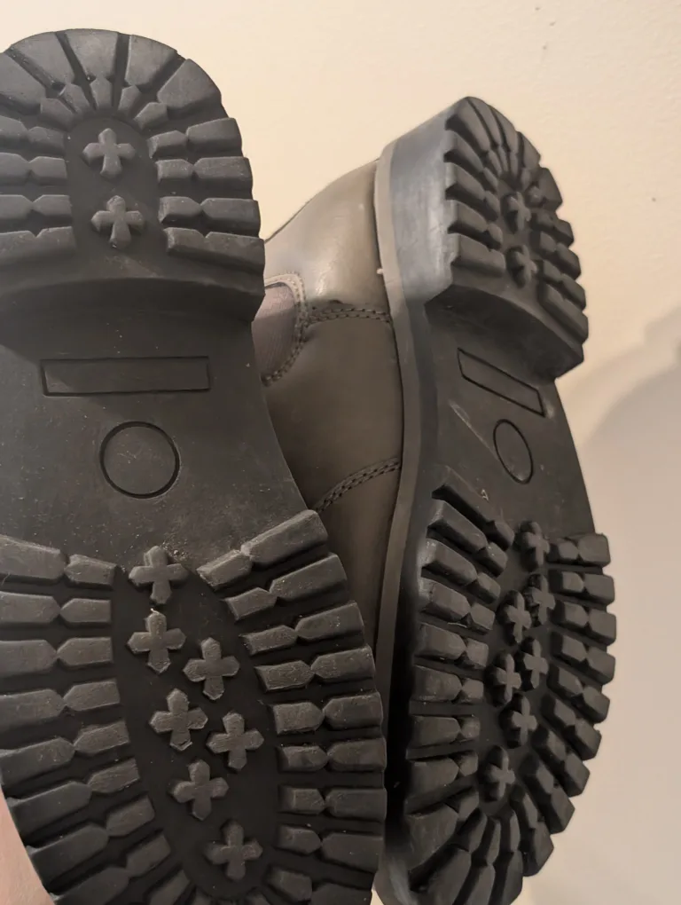 Zoo York Boots - Size 6-7 image indicator(3)