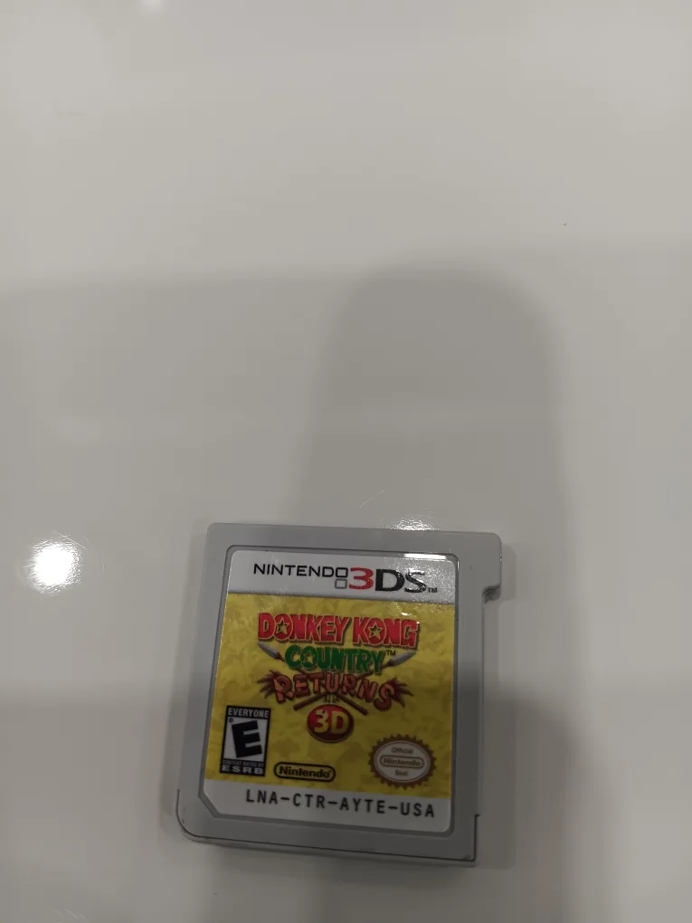 Nintendo 3DS Purple with Donkey Kong Game image indicator(4)