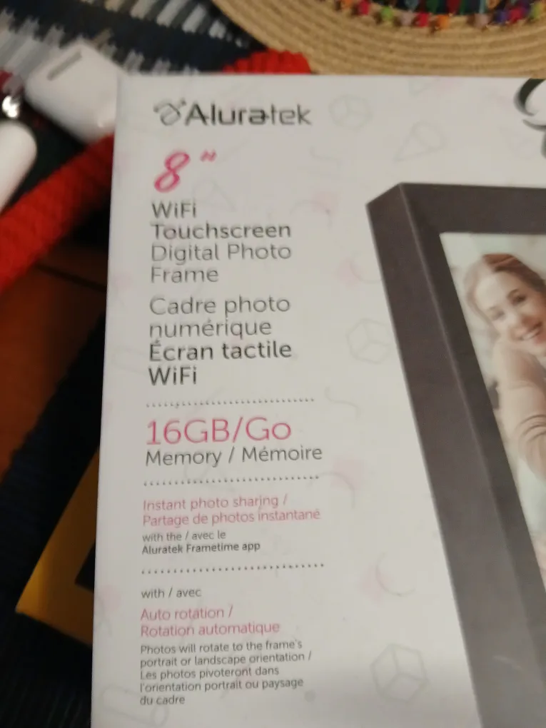 Aluratek 8" WiFi Touchscreen Digital Photo Frame image indicator(4)