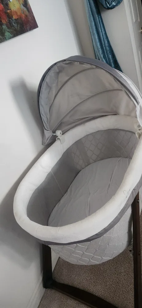 Bassinet - Grey and White 🇨🇦 image indicator(2)
