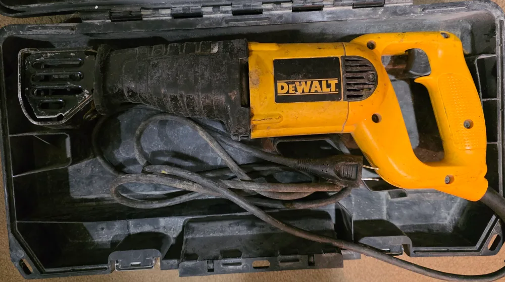 DeWalt Reciprocating Saw With Case thumbnail