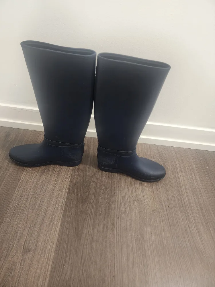 Navy Blue Rain Boots - Size 7 image indicator(3)
