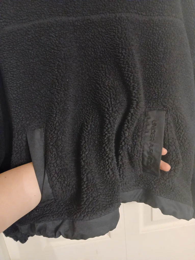 Under Armour black sherpa hoodie, size medium (M) image indicator(8)