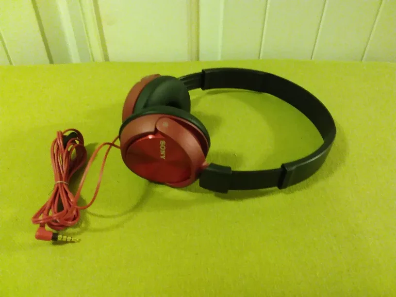 ➡️ Sony MDR-ZX310 Headphones 🎧 Retails $30+Tx image indicator(2)