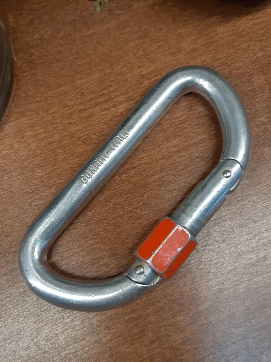 Bonaiti Carabiner image indicator(8)