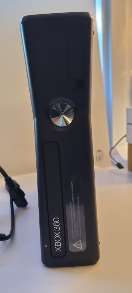 Xbox 360 Console with 2 Controllers - photo 2