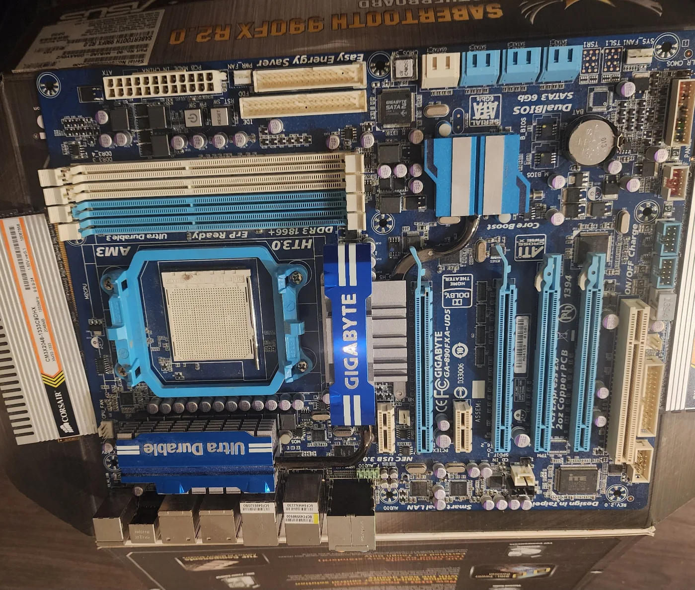 Gigabyte 990FXA-D3 Motherboard image indicator(2)