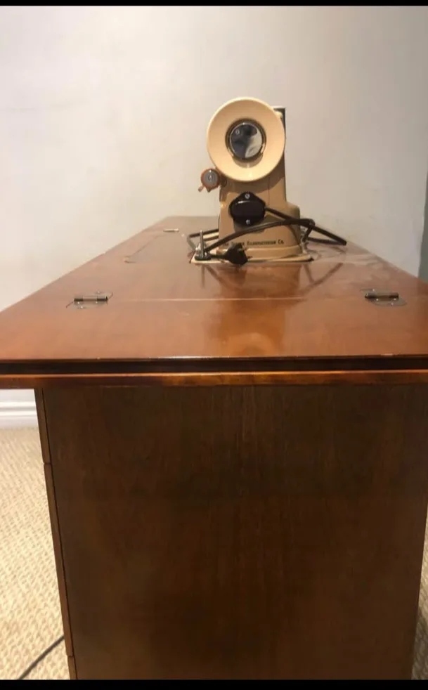 Vintage Singer Sewing Machine with Cabinet image indicator(3)