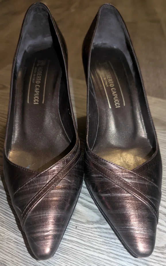 👠Roberto Capucci Bronze Heels👠 image indicator(3)