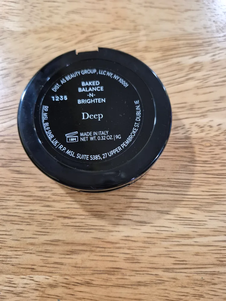 Laura Geller Baked Balance-N-Brighten Deep image indicator(3)