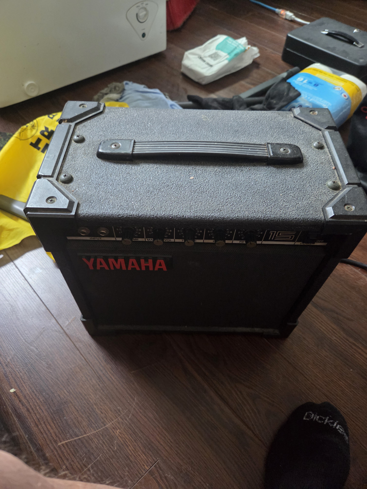 Yamaha VX Series 15 Guitar Amplifier - photo 3