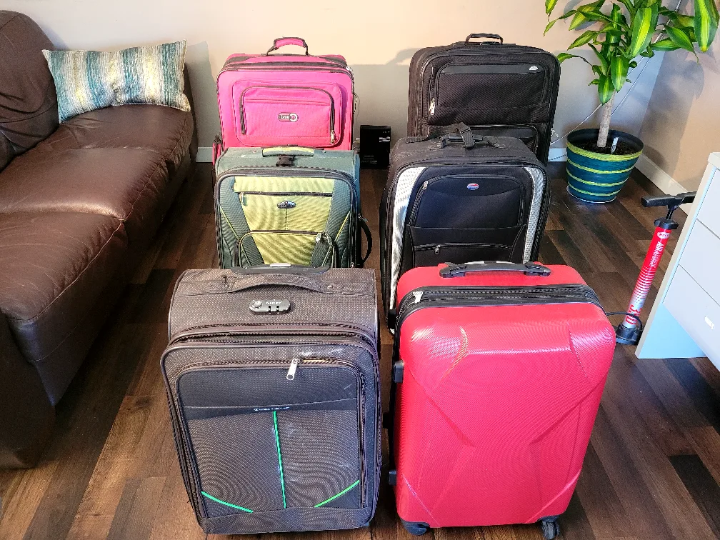 Used Luggage Set image indicator(2)