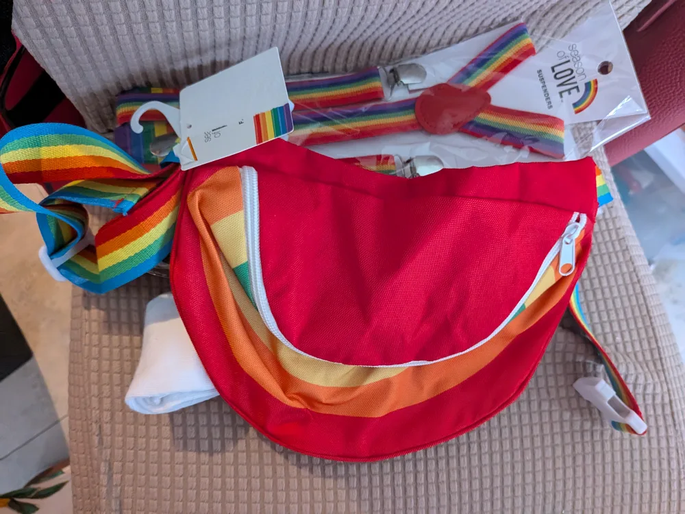Season of Love Rainbow Suspenders & Fanny Pack image indicator(2)