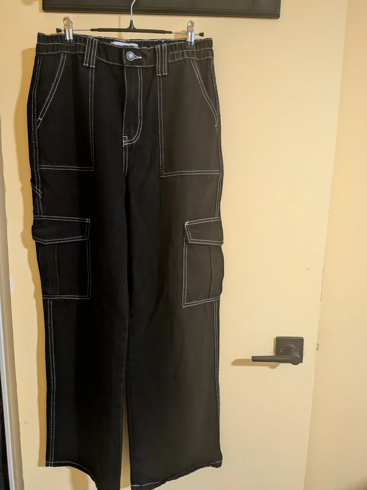 Ardene black wide leg cargo pants - Size S thumbnail