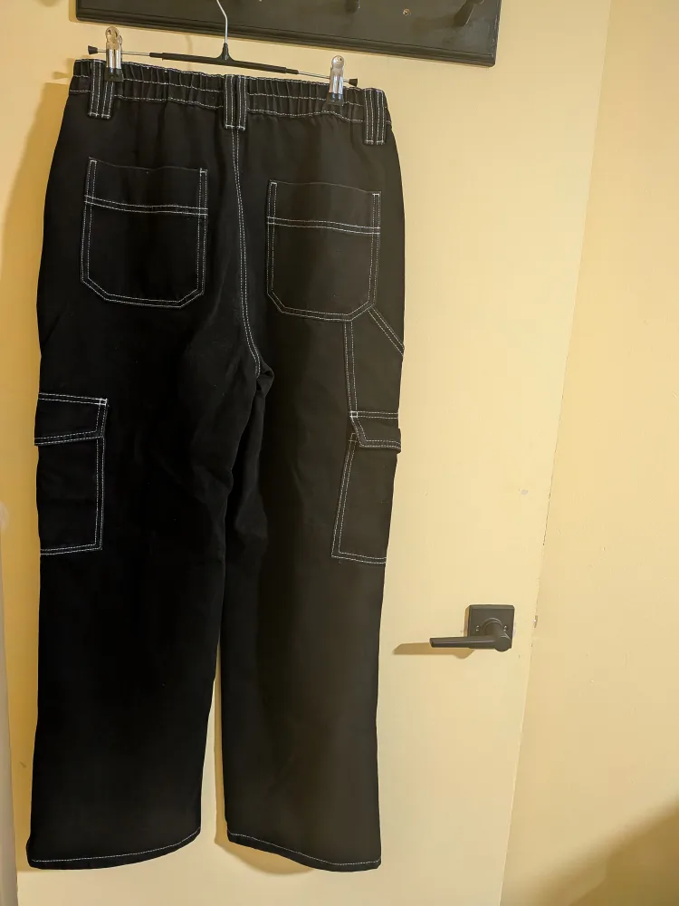 Ardene black wide leg cargo pants - Size S image indicator(2)