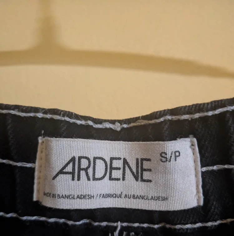 Ardene black wide leg cargo pants - Size S image indicator(3)