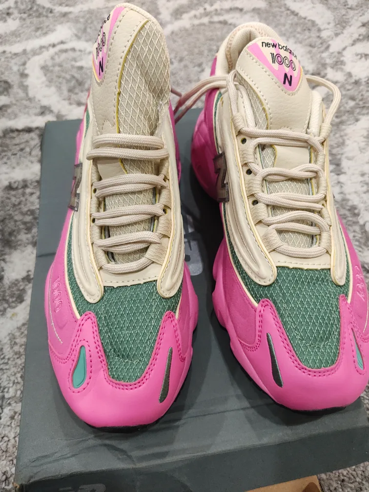 New Balance 1000 Pink/Green Sneakers image indicator(2)